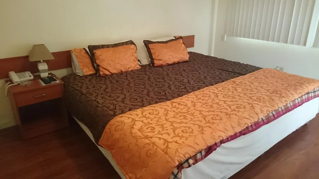 Hostal Mariscal Inn & Suites Cuenca 2*,  Ecuador